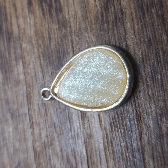 P204 dewdrop pendant charm - Picture 1 of 2